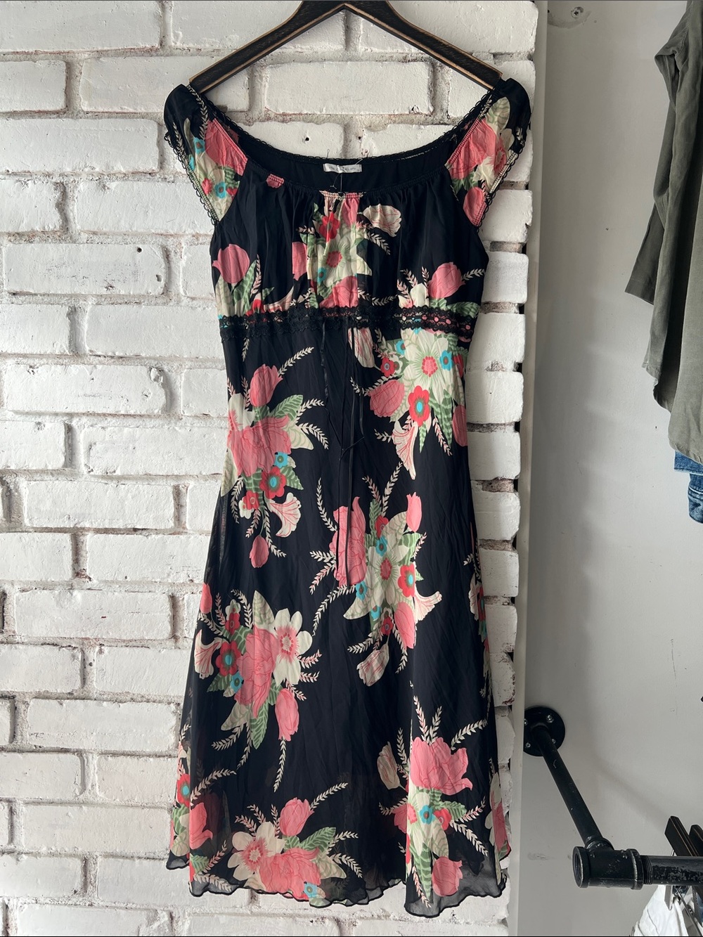 Floral Black Off-Shoulder Summer Dress flowy summer casual tee